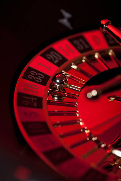 soni mobile app displaying Dota 2 tournament bracket and live roulette table side-by-side